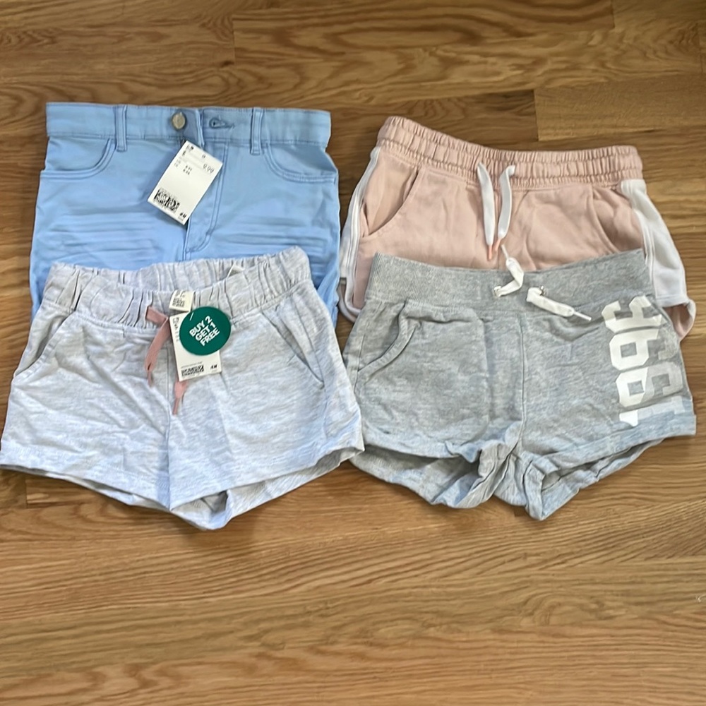 Lot of 4- girls H&M shorts.